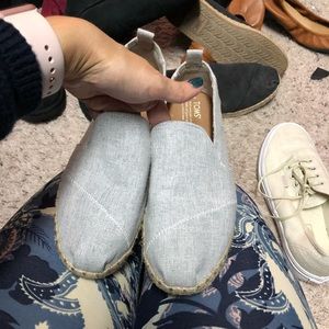 Grey chambray toms